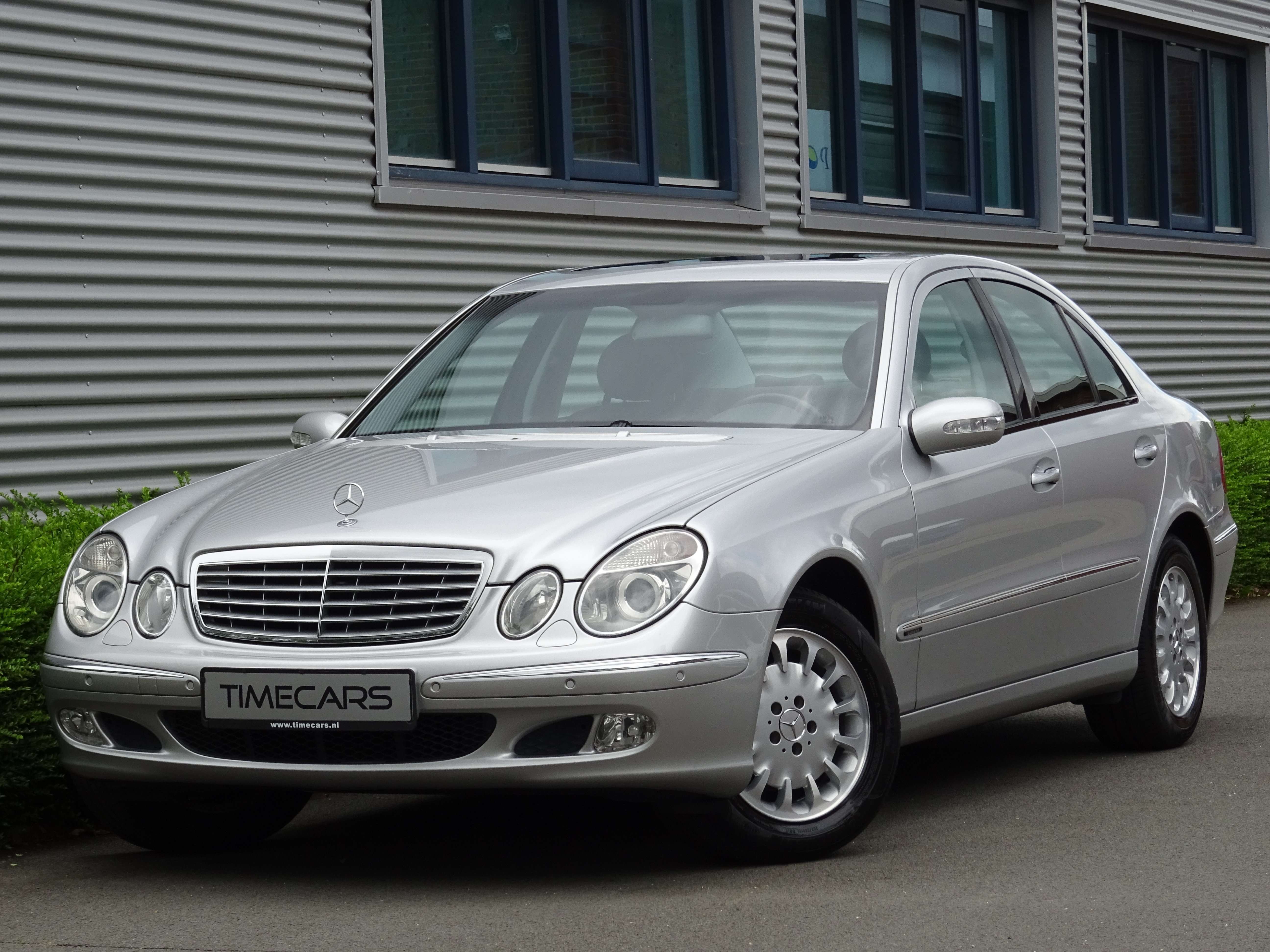 Mercedes-Benz E 240