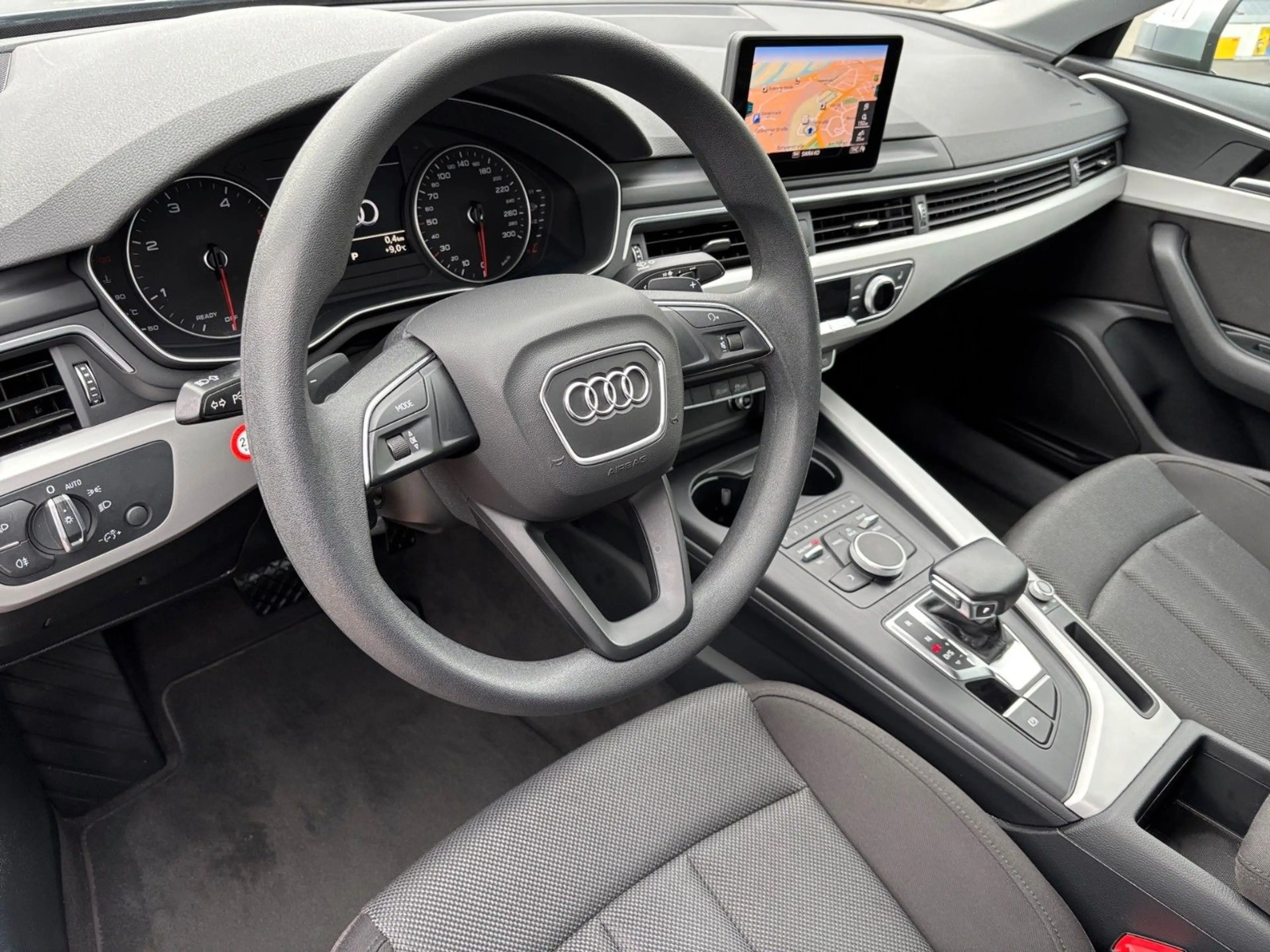 Audi A4 35 TDI sport Autom./Navi/SHZ/PDC/FSE/8fach — photo 13