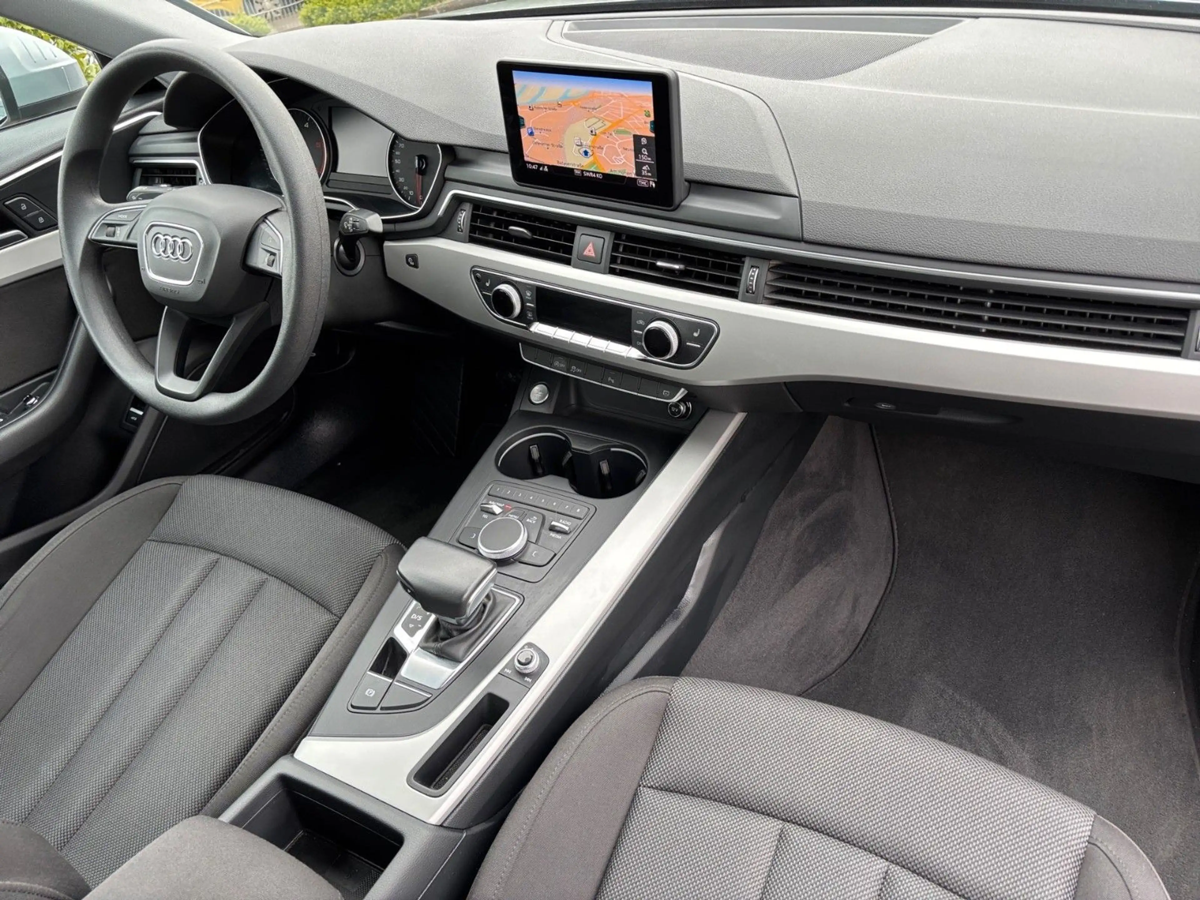 Audi A4 35 TDI sport Autom./Navi/SHZ/PDC/FSE/8fach — photo 12
