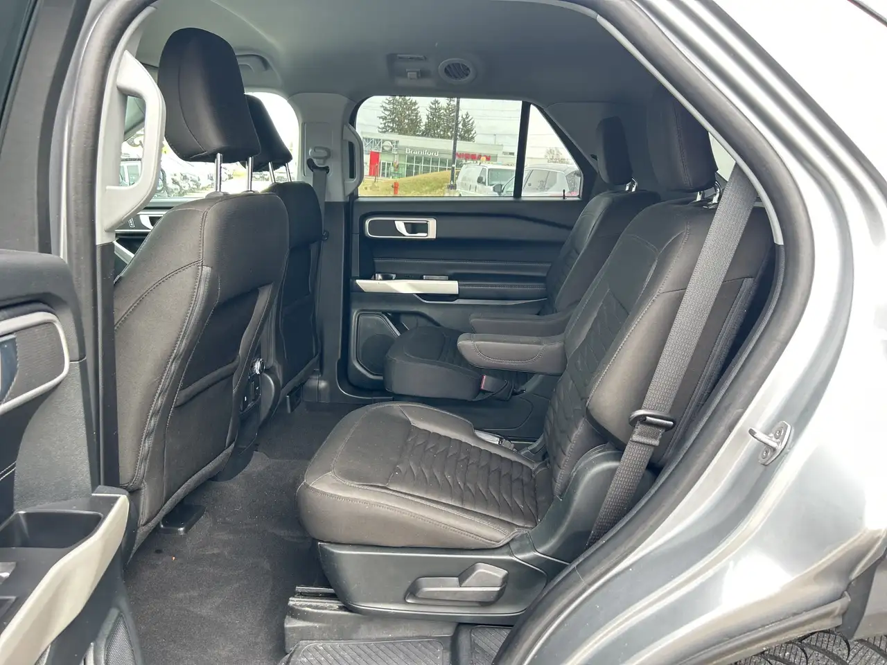 Ford Explorer снимка Ford Explorer