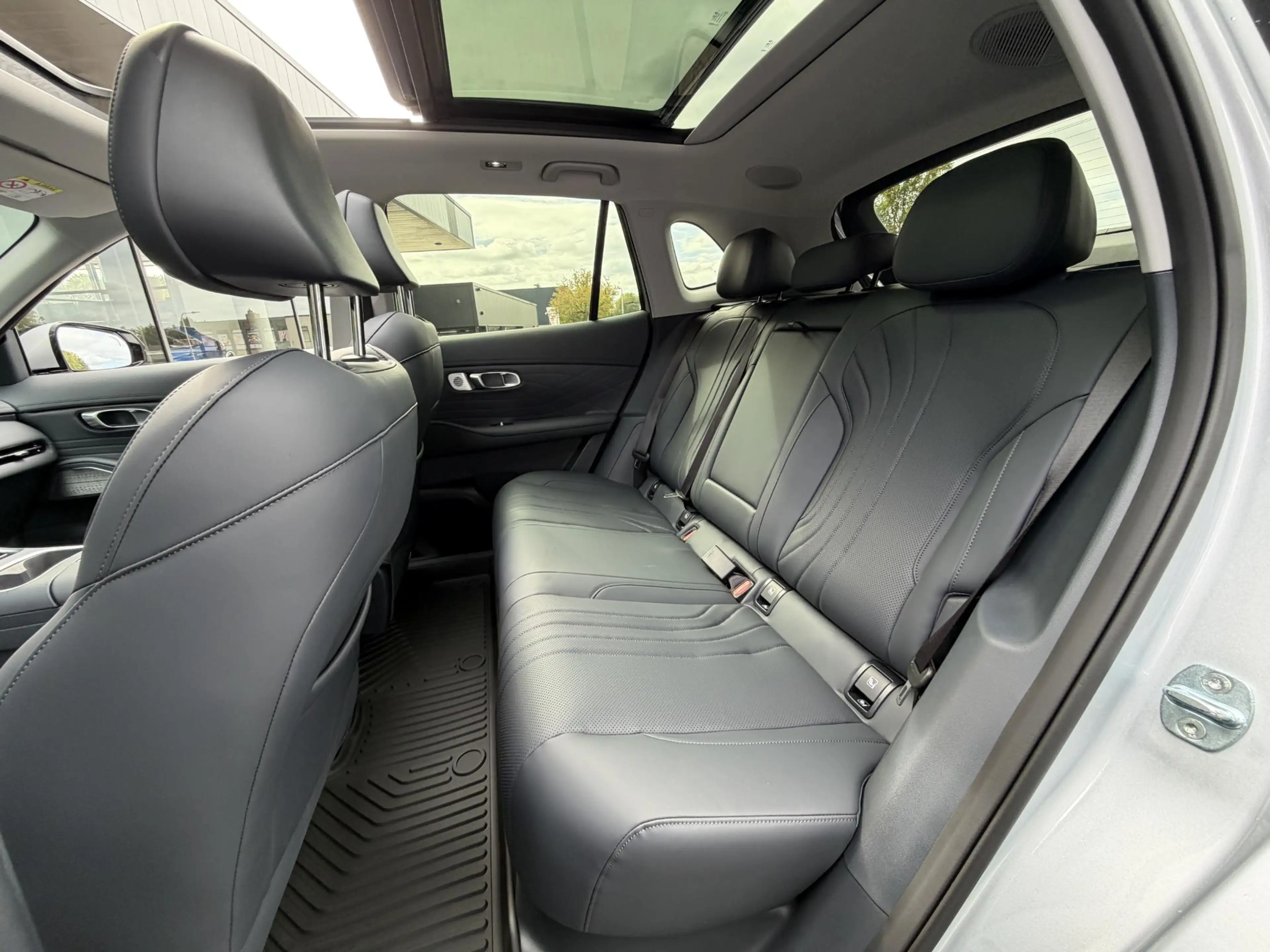 Geely Starray EM-i 1.5 Max+ 262PK | DEMO — photo 8