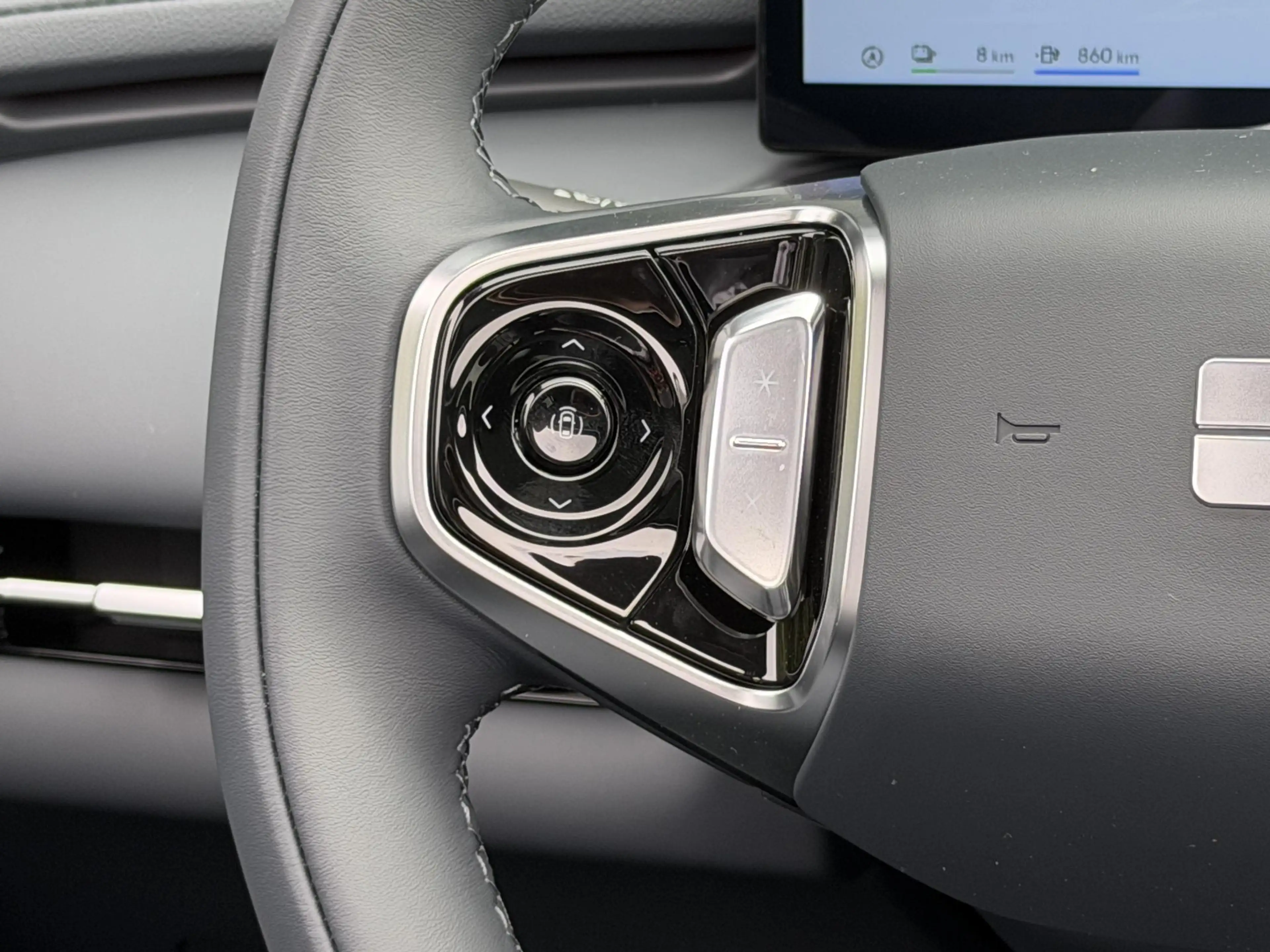 Geely Starray EM-i 1.5 Max+ 262PK | DEMO — photo 34