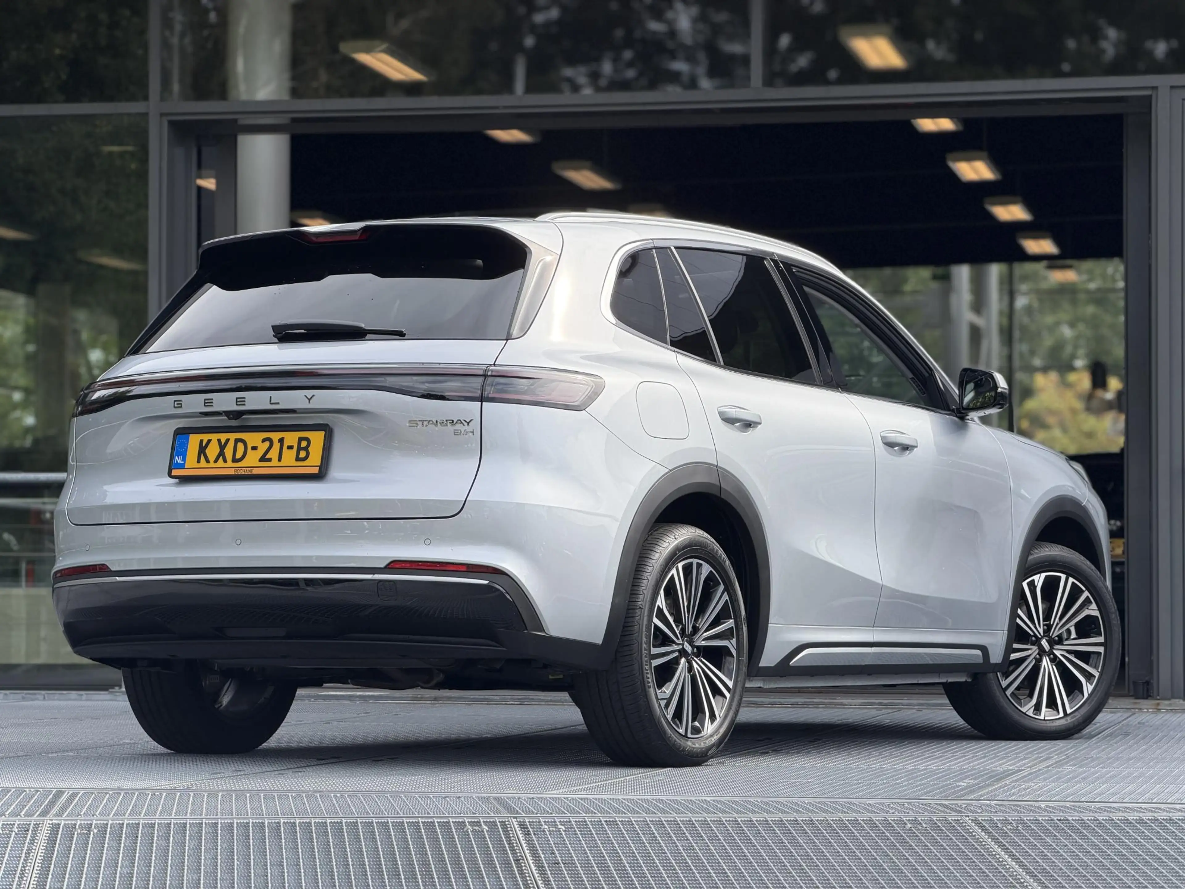 Geely Starray EM-i 1.5 Max+ 262PK | DEMO — photo 2