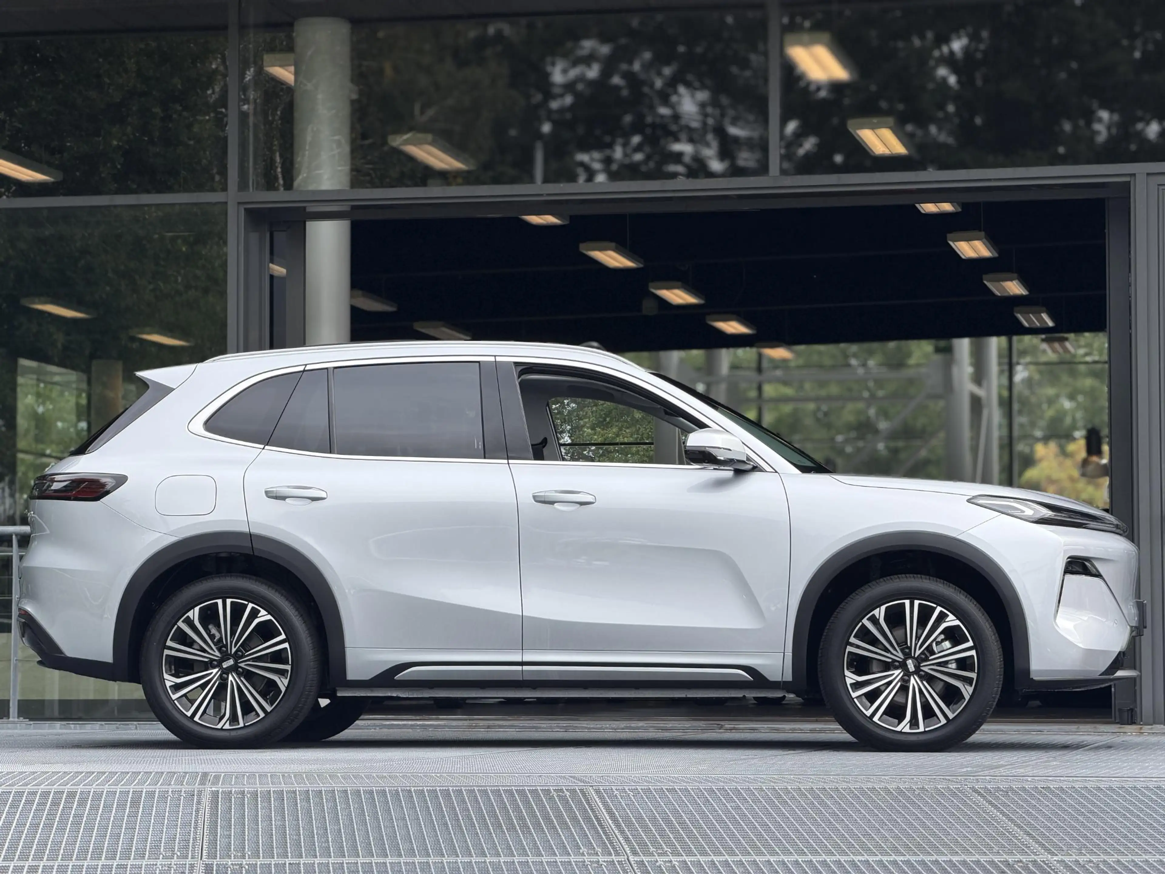Geely Starray EM-i 1.5 Max+ 262PK | DEMO — photo 15