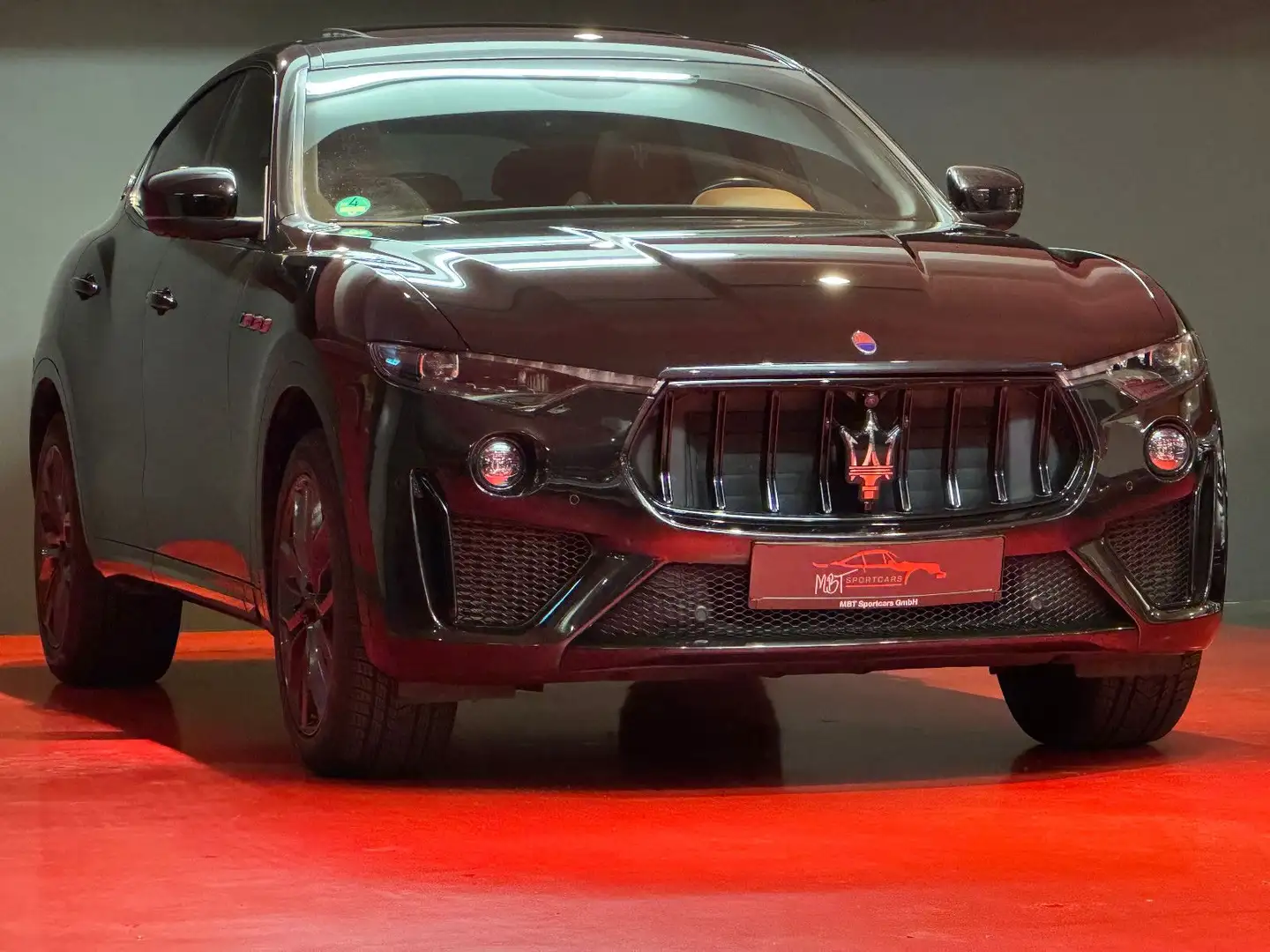 Maserati Levante /3.8 V8/530 PS/GTS/Q4/PANO/1.HAND/PERFEKT Negro - 2