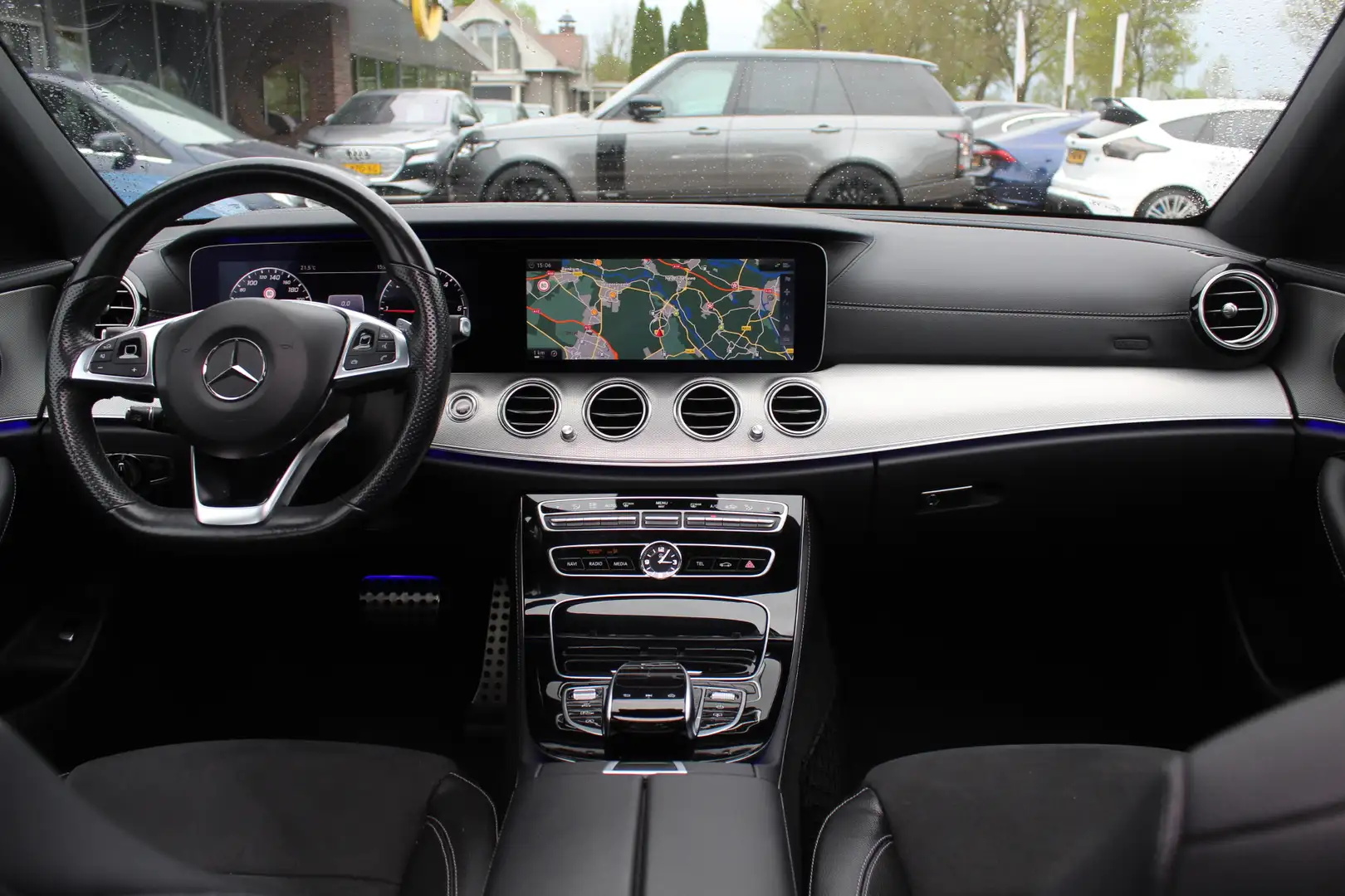 Mercedes-Benz E 220 d Prestige Plus / Trekhaak / Panoramadak / 360Came Bílá - 2