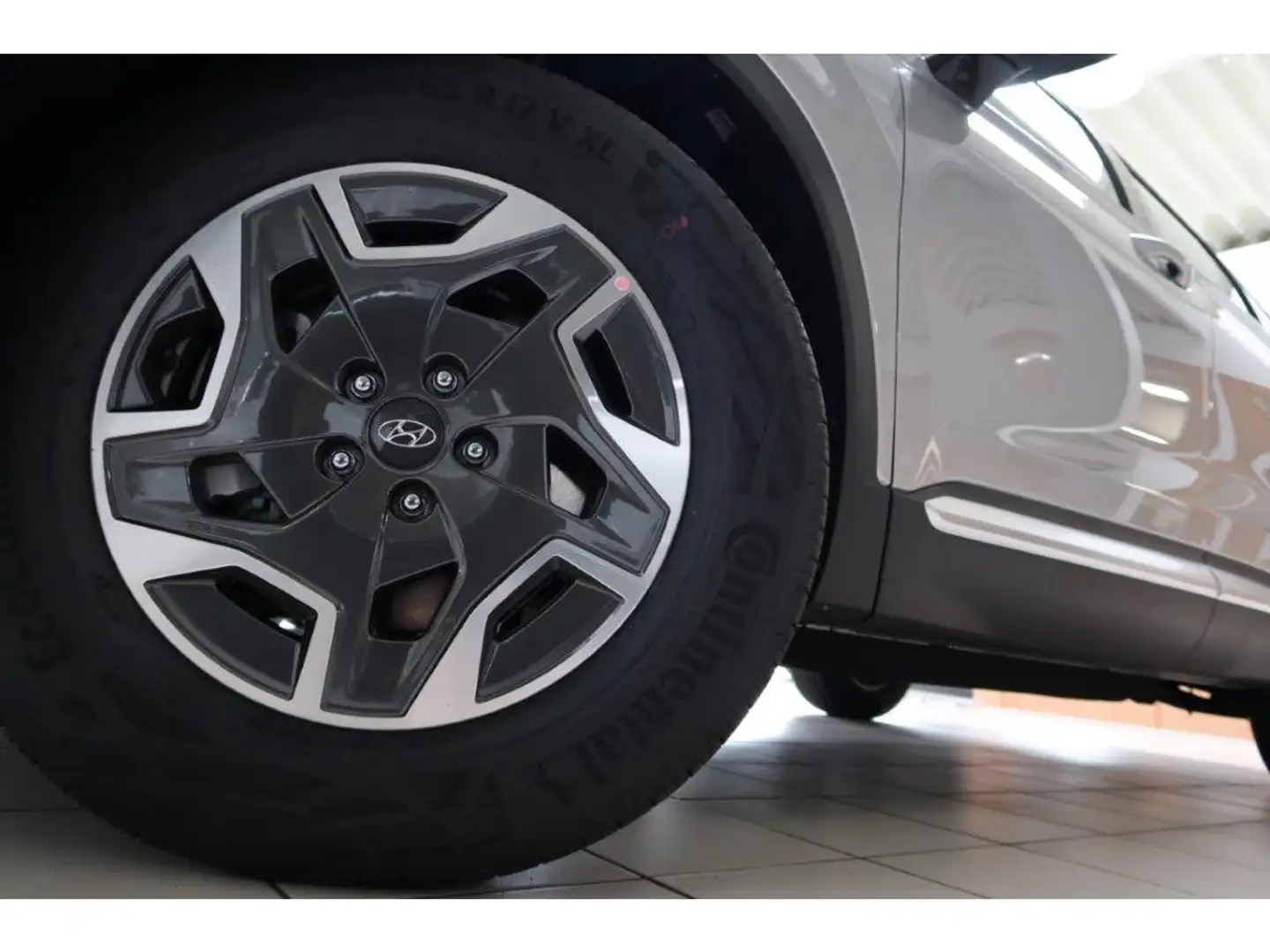 Hyundai SANTA FE Trend MY23 Hybrid 4WD 1.6 T-GDI 6AT Leder LED Appl Zilver - 2