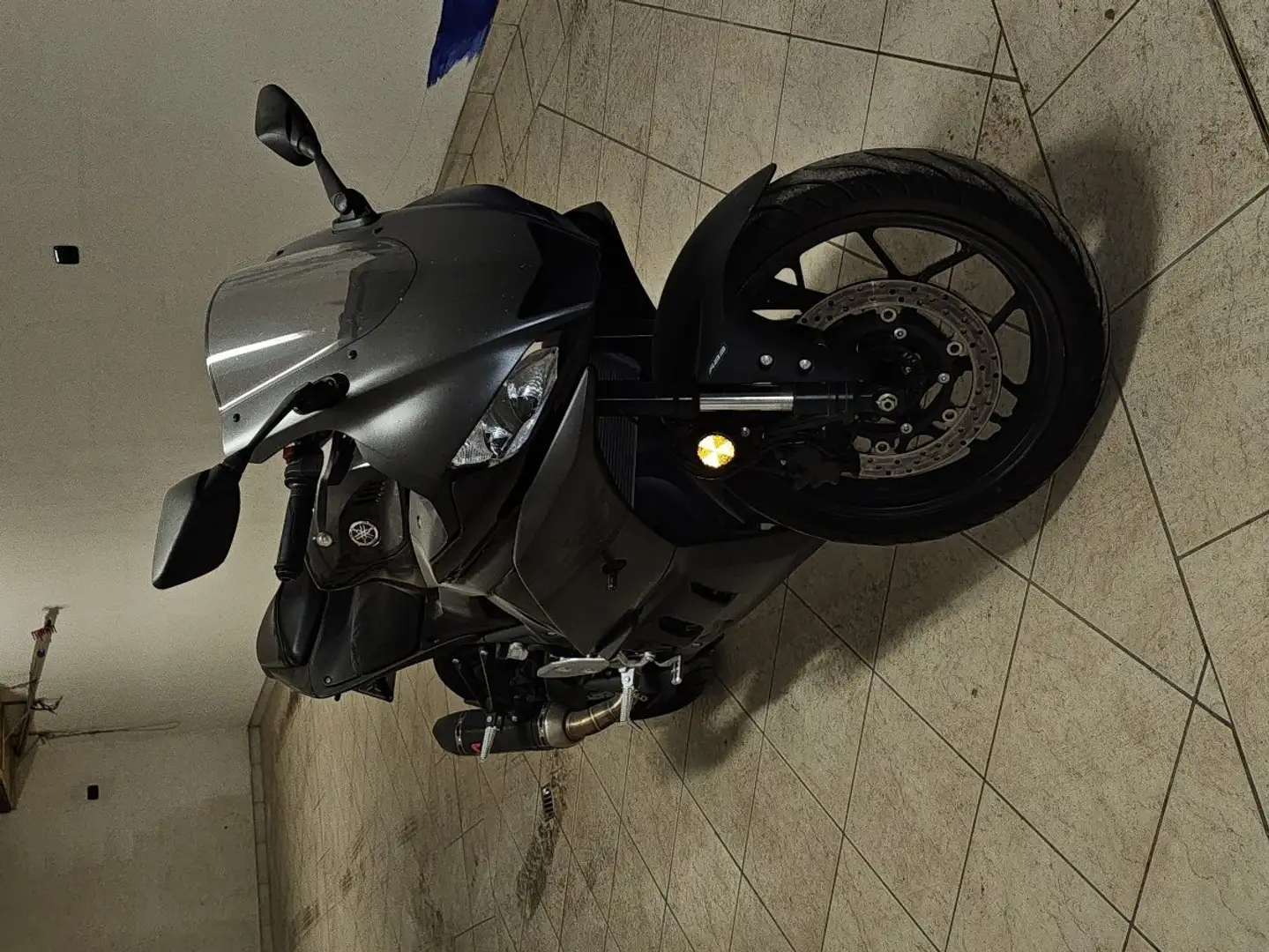 Yamaha YZF-R3 Siyah - 2
