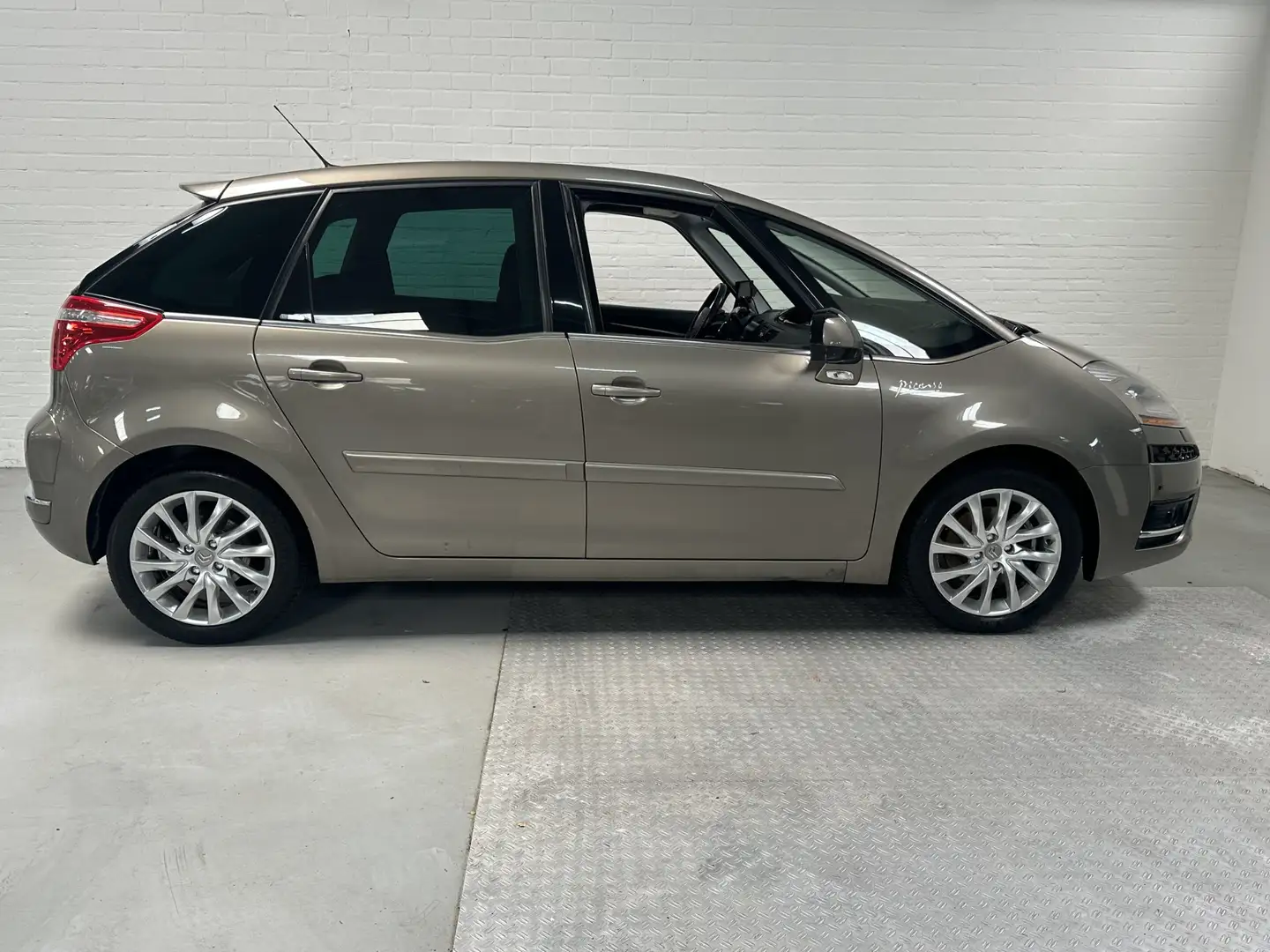 Citroen C4 Picasso 2.0-16V Exclusive EB6V 5p. Clima / Treklhaak / Cam Marrón - 2