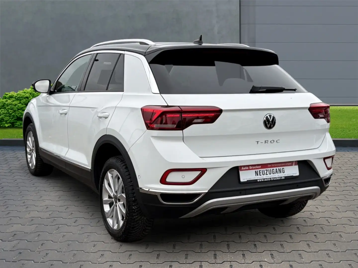 Volkswagen T-Roc Style 1.5 TSI+PDC+Sitzheizung+Anhängerkupplung Weiß - 2