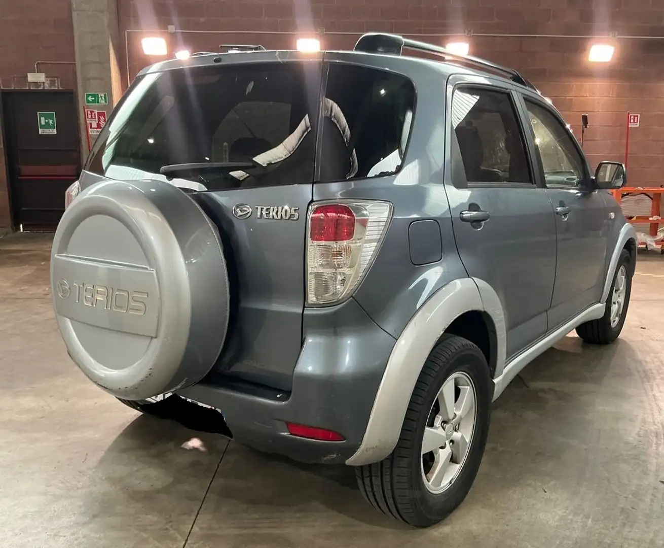 Daihatsu Terios Terios 1.5 SX 100th Anniversary Grau - 1