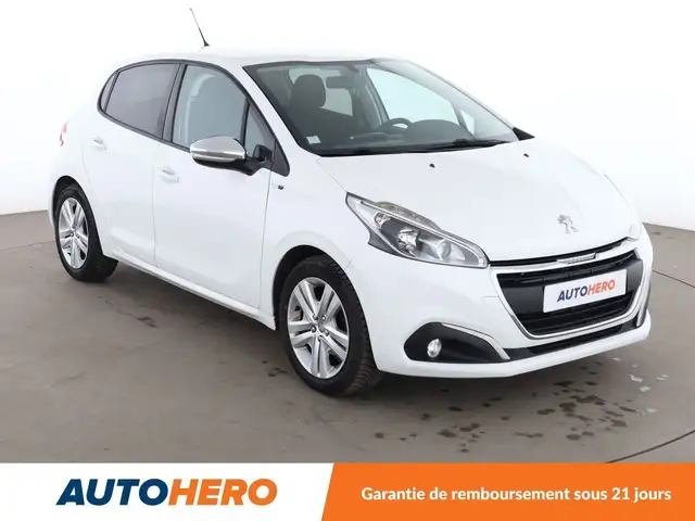 Peugeot 208 view 8