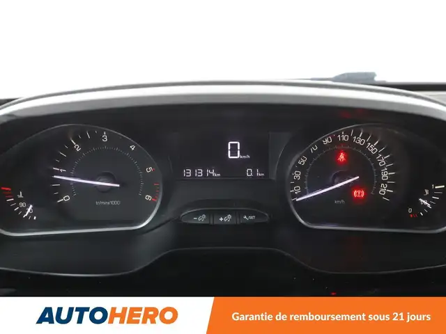 Peugeot 208 view 20