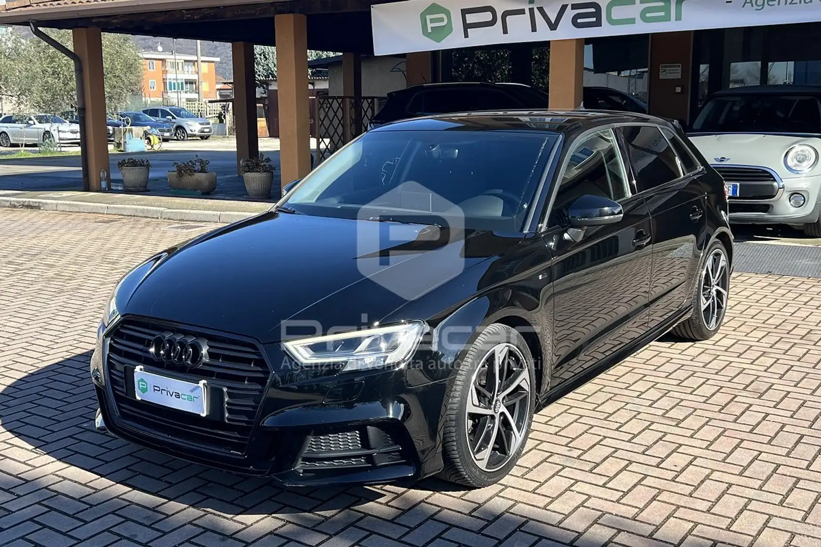 Audi A3 A3 SPB 35 TFSI COD S tronic Sport Schwarz - 1