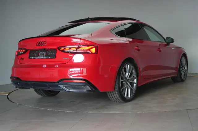 Audi A5 view 4