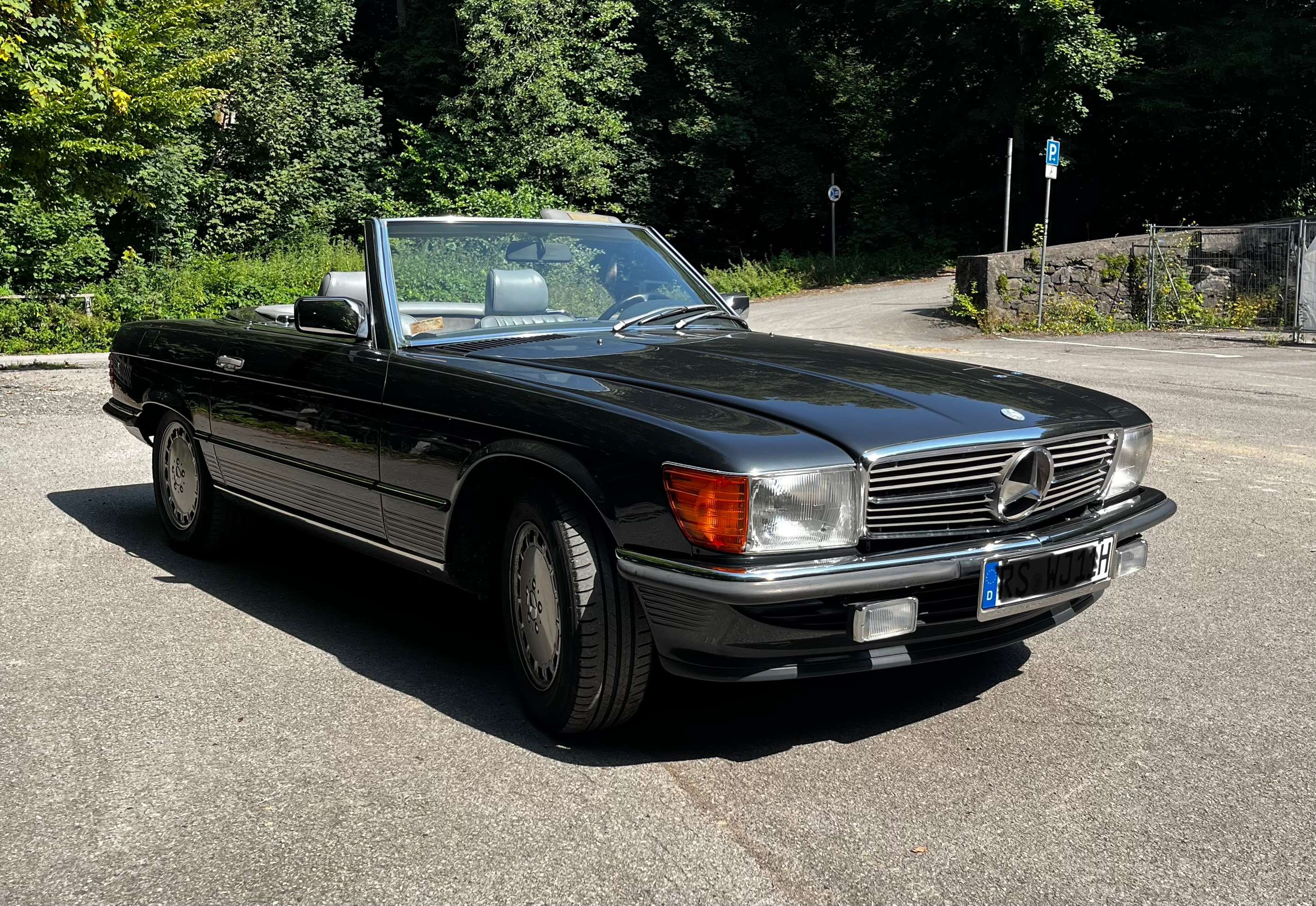 Second hand Mercedes Benz Sl-Class 560