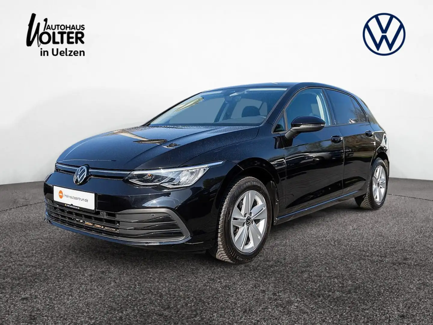 Volkswagen Golf VIII 1.0 TSI Life LED ACC SHZ ALU PDC Zwart - 1