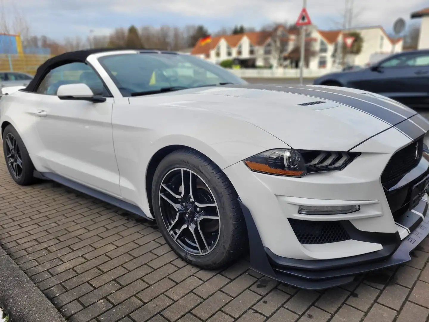 Ford Mustang *2.3 EcoBoost* Weiß - 1