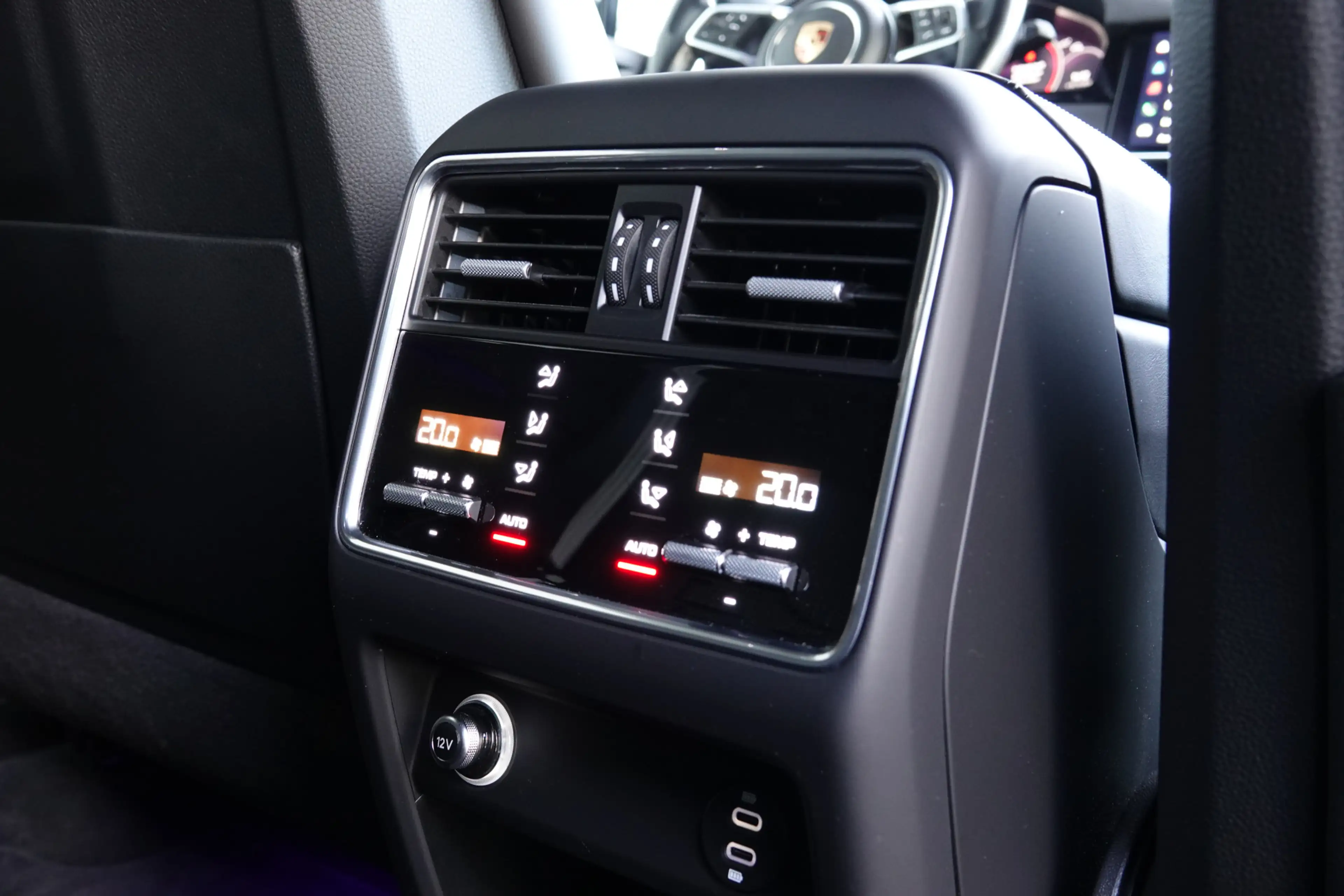 Porsche Cayenne Coupé 3.0 E-Hybrid | Techart | Alcantara | Sport D — photo 24