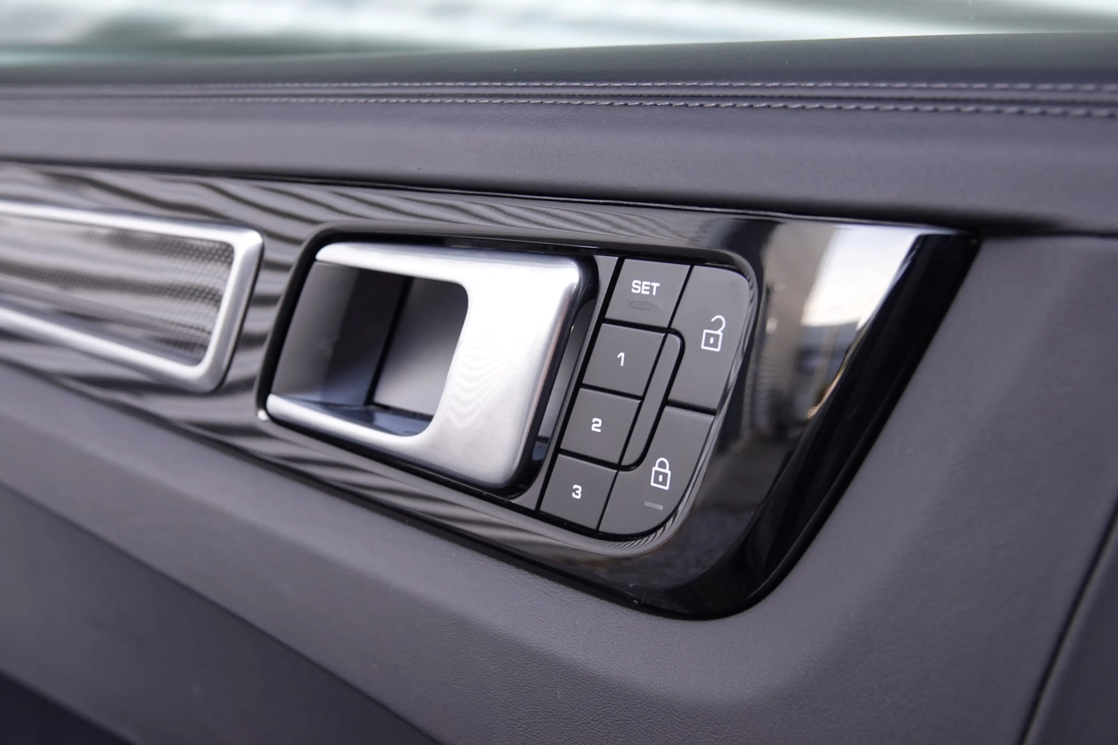 Porsche Cayenne Coupé 3.0 E-Hybrid | Techart | Alcantara | Sport D — photo 26
