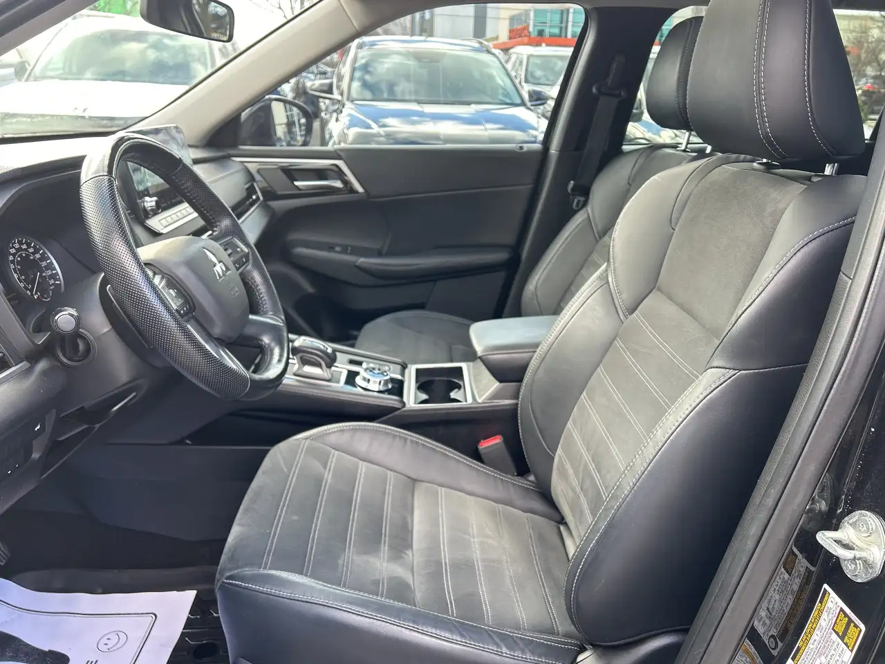 Mitsubishi Outlander снимка Mitsubishi Outlander