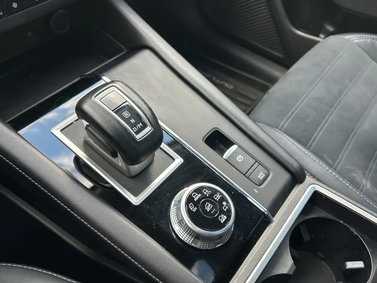 Mitsubishi Outlander снимка Mitsubishi Outlander
