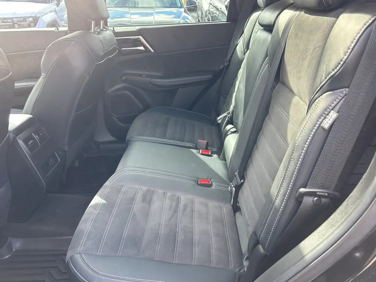 Mitsubishi Outlander снимка Mitsubishi Outlander