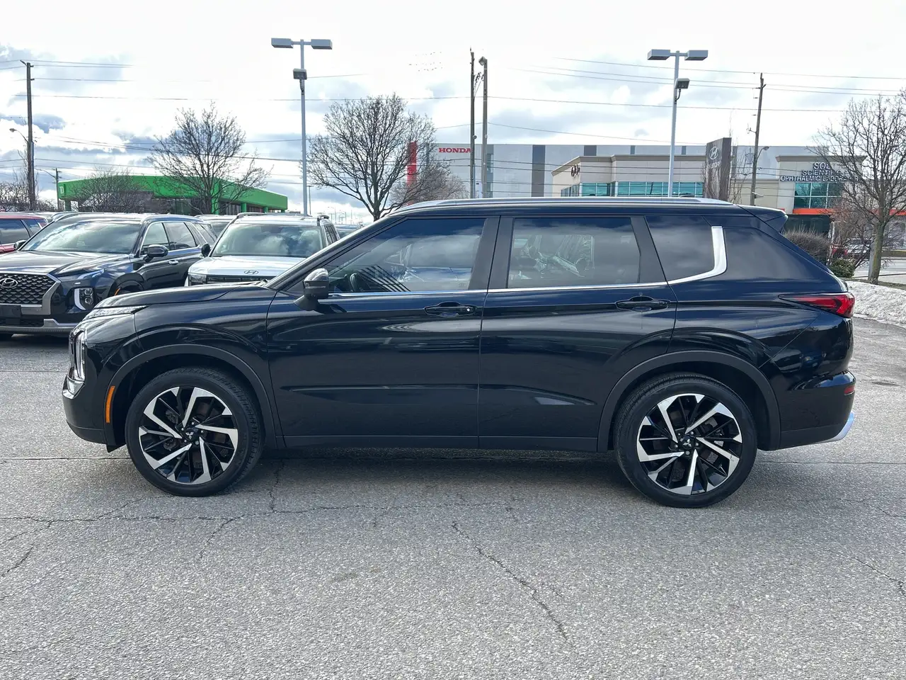 Mitsubishi Outlander снимка Mitsubishi Outlander
