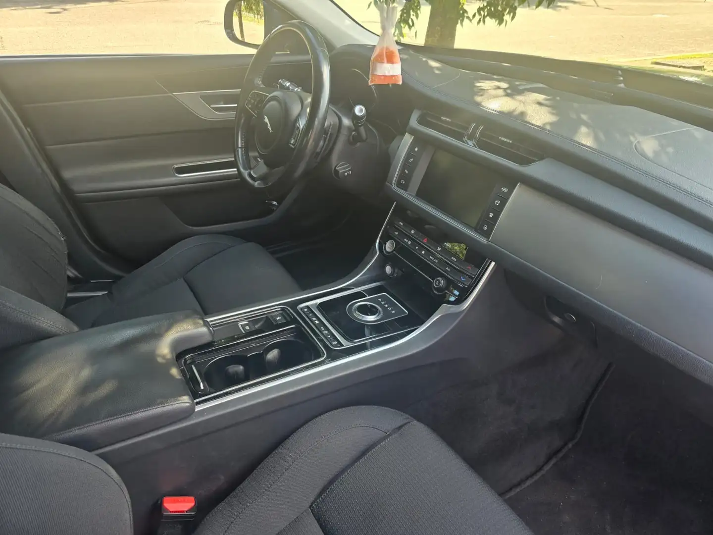 Jaguar XF 2.0d Portfolio awd 180cv auto - 2