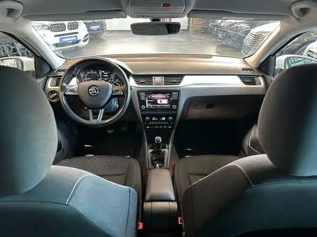 Skoda Rapid view 6