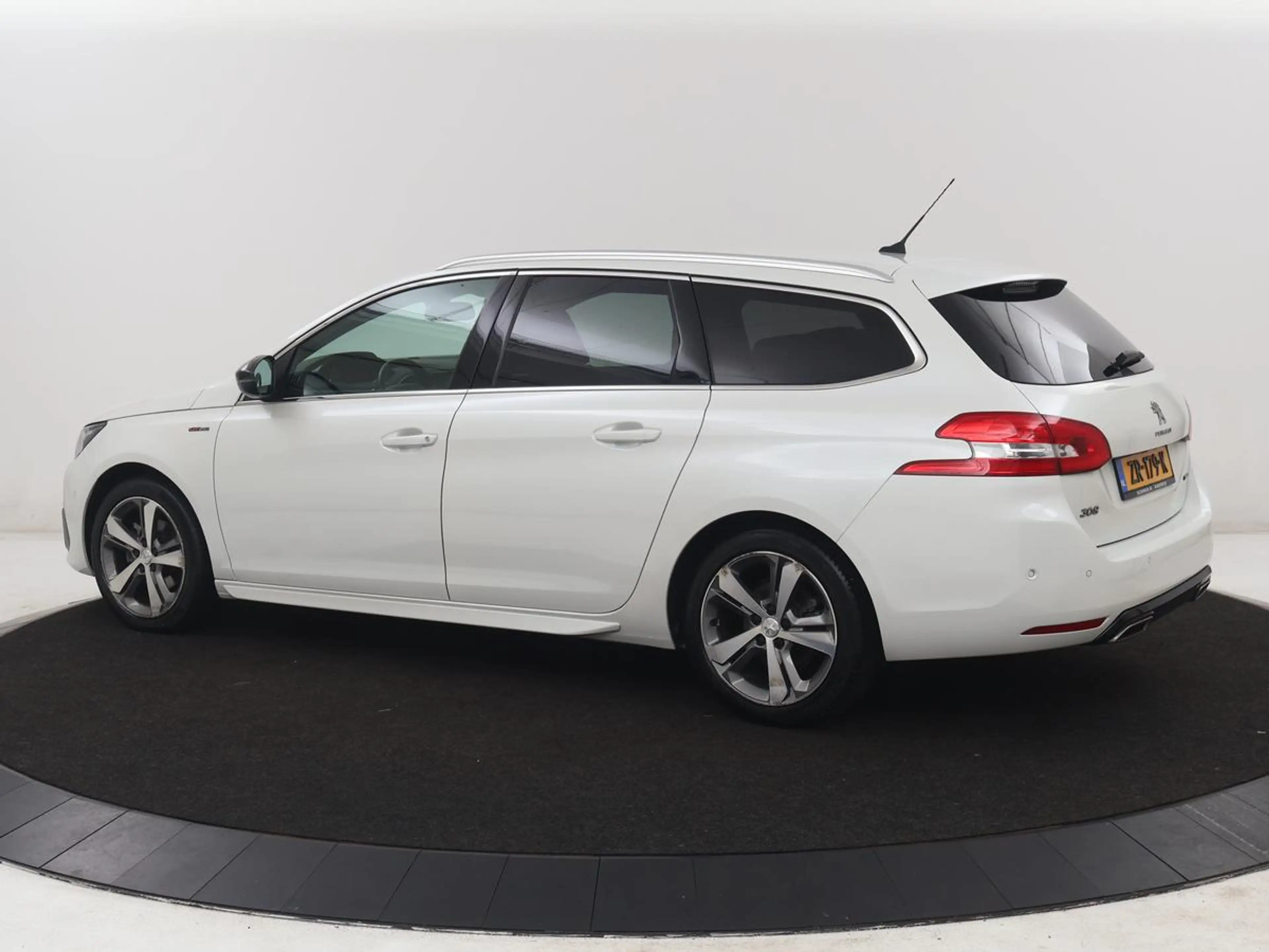Peugeot 308 SW 1.2 PureTech GT-line | Half leder | Cruise cont — photo 2