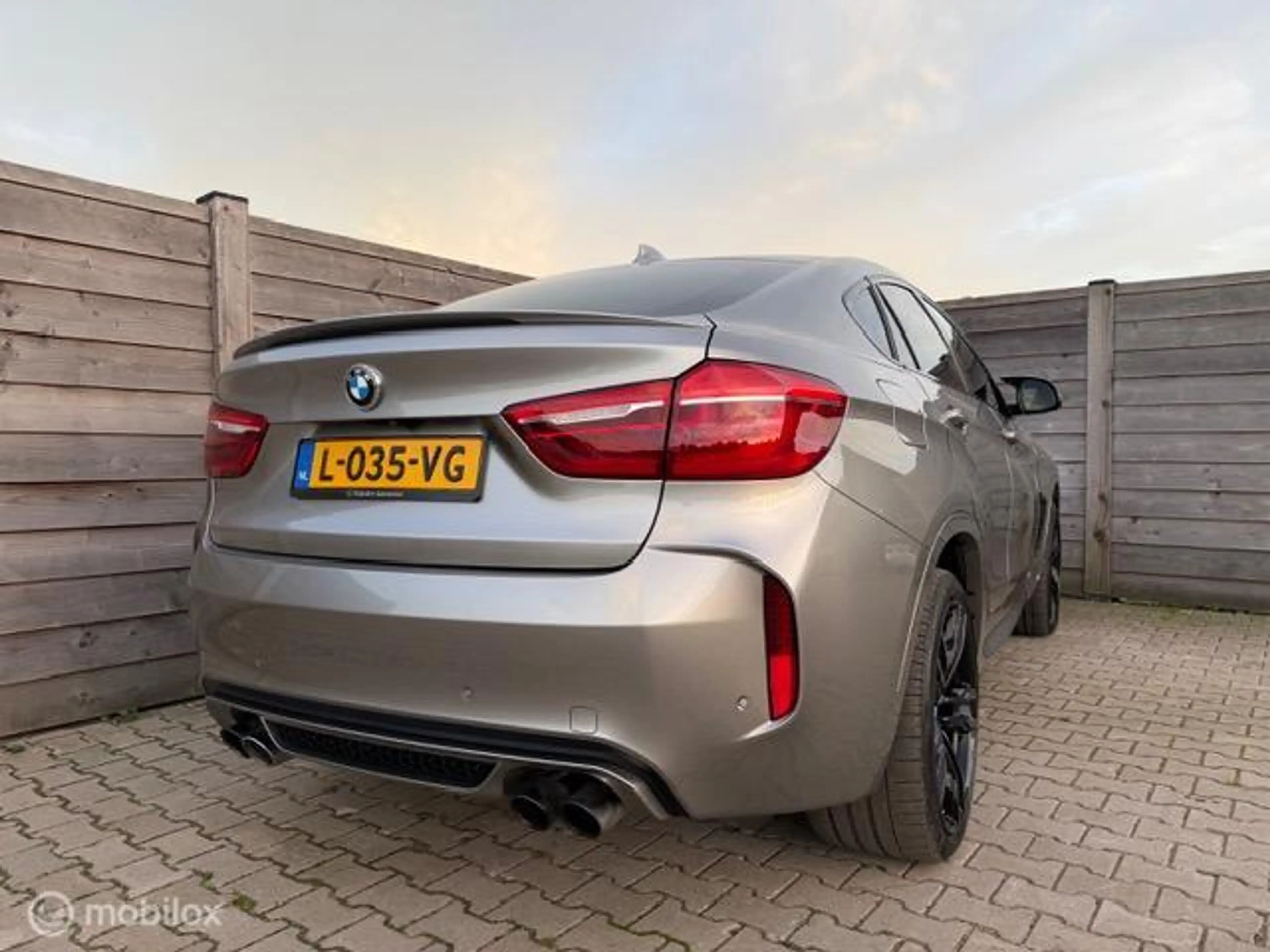 BMW X6 M 4.4 V8 575PK Pano-Head.up-Trekhaak-Memory-B&O — photo 2