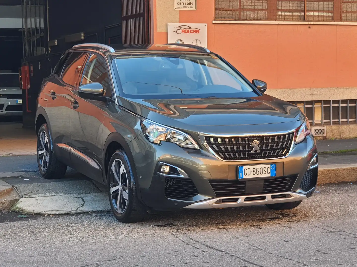 Peugeot 3008 BlueHDi 130 S&S EAT8 Allure Noir - 1