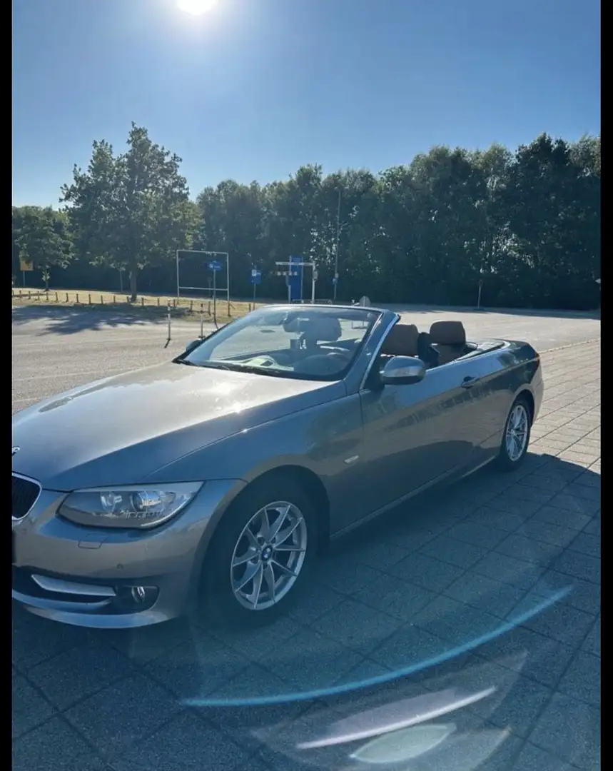 BMW 318 318i Cabrio E93 Facelift - 2