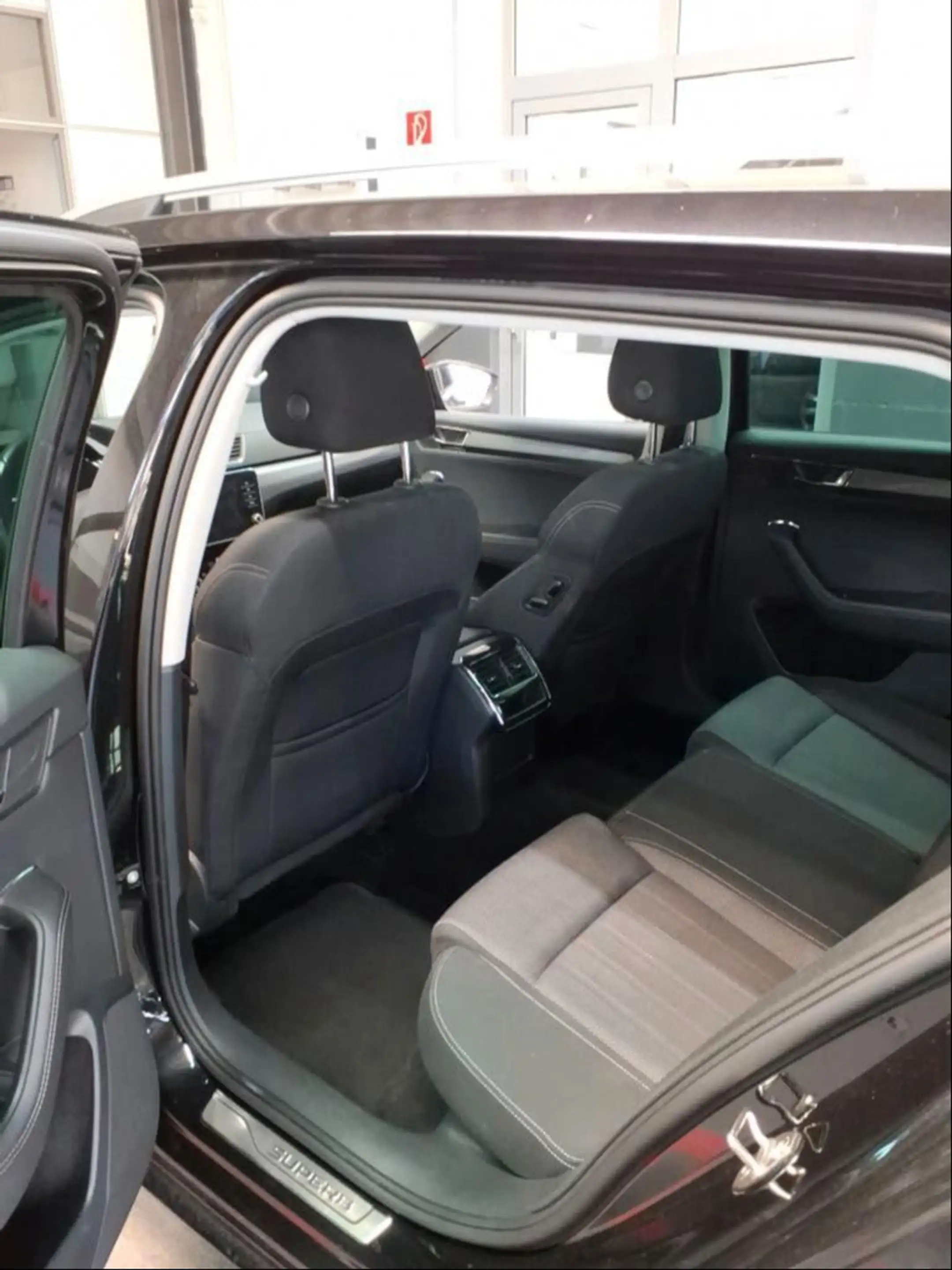 Skoda Superb Combi Style 2.0TDI DSG Navi AHK SHZ ACC — photo 6
