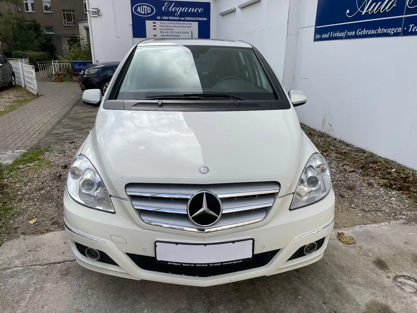 Mercedes-Benz B 180 180 CDI Autm PDC Panorama SHZ Tempomat Top ! Blanc - 2