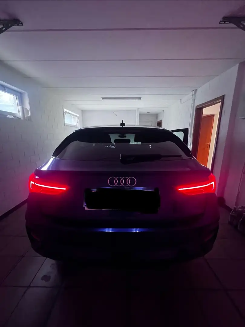 Audi Q3 35 TDI Sportback quattro S tronic Bleu - 2