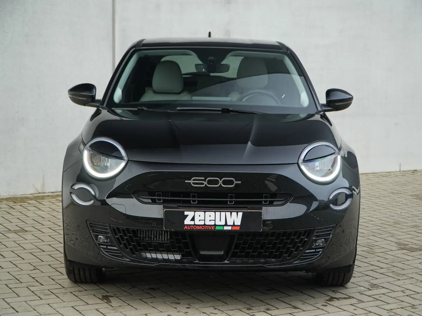 Fiat 600e La Prima 54 kWh | Navi | Camera | Carplay | 18" Zwart - 2