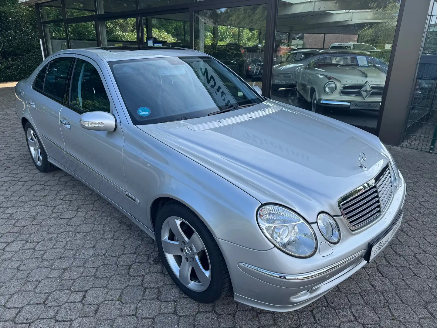 Mercedes-Benz E 500 Avantgarde W211 *nur 97 TKM*1.Hand*Scheckheft* Argintiu - 1