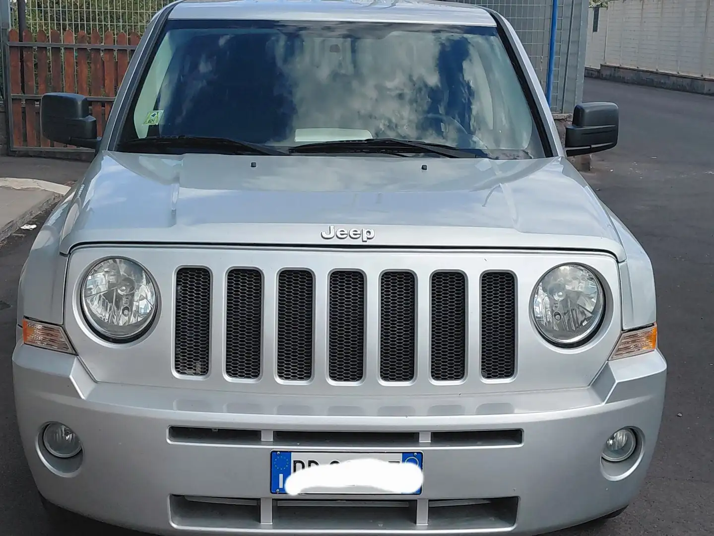 Jeep Patriot Patriot2.0 td Limited 4wd dpf Сірий - 1