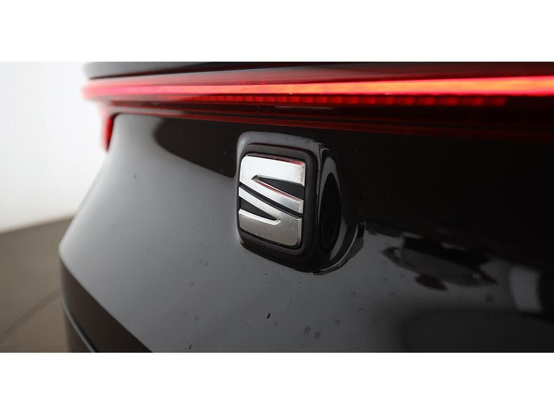 SEAT Leon Sportstourer 2.0 TDI Style Aut LED RADAR NAV — photo 8