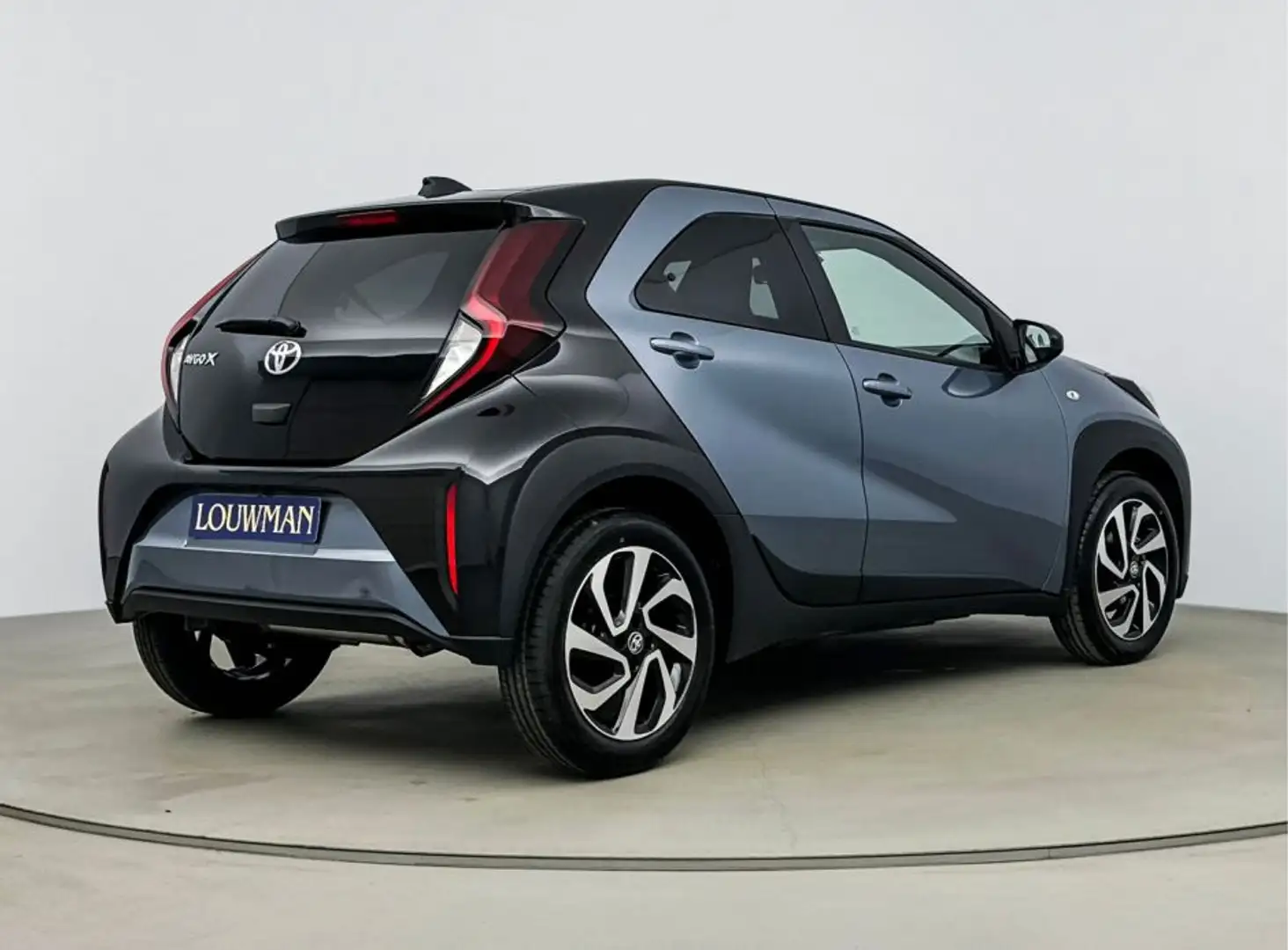 Toyota Aygo X 1.0 VVT-i MT Pulse | Apple Carplay/Android auto | Grijs - 2