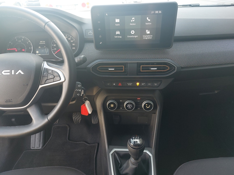 Dacia Sandero Stepway Expression TCe 90 — photo 9