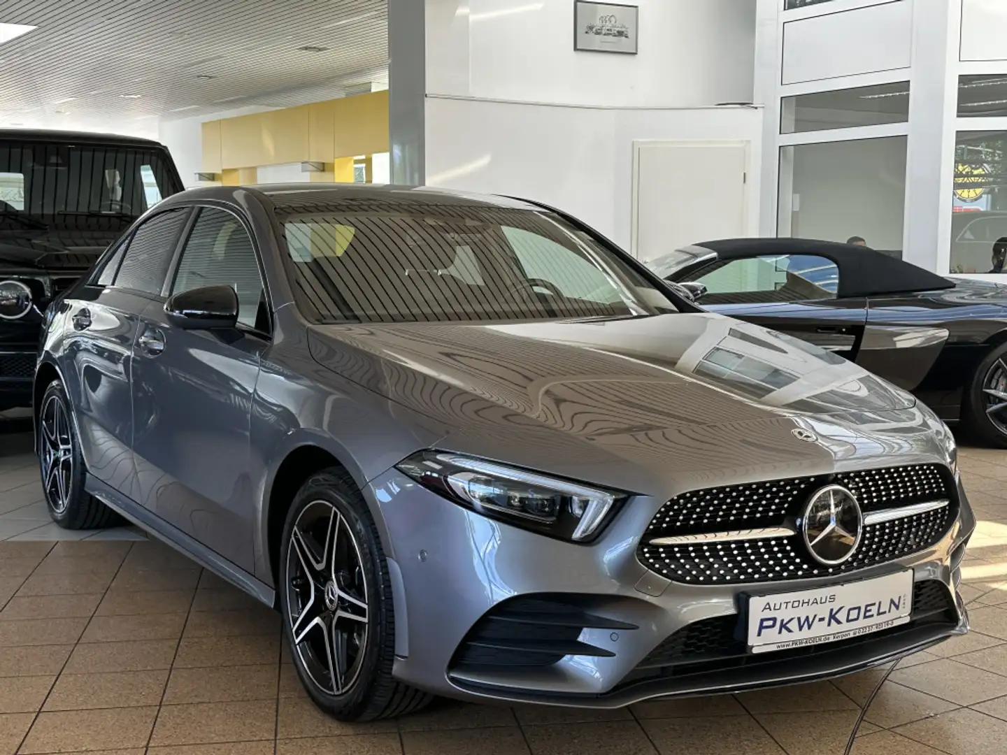 Mercedes-Benz A 250 e AMG-LiNE*NiGHT*360°*HuD*PANO*KEY GO*DiST Gris - 2