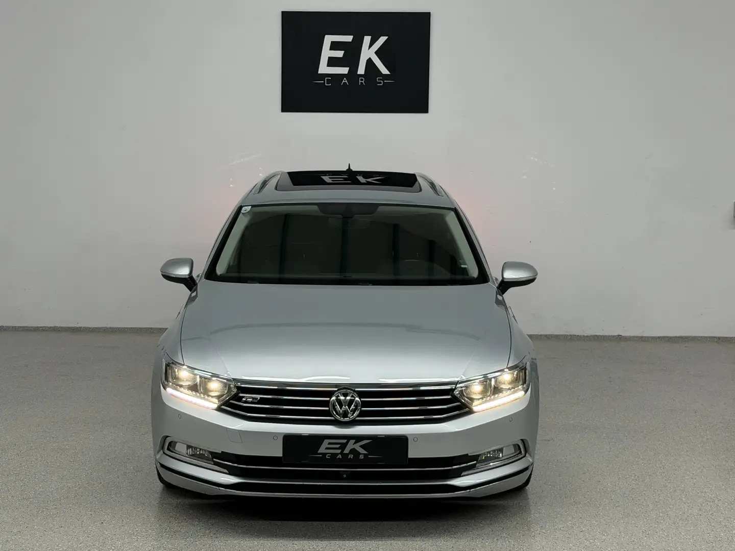 Volkswagen Passat Variant Highline BlueMotion *PANO* *LED* *NAVI *20-ZOLL* *360°* Silber - 2