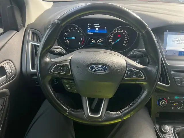 Ford Focus view 14