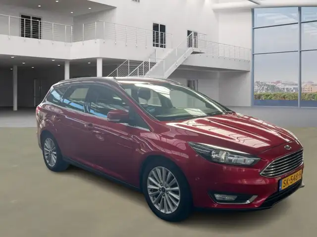 Ford Focus view 2