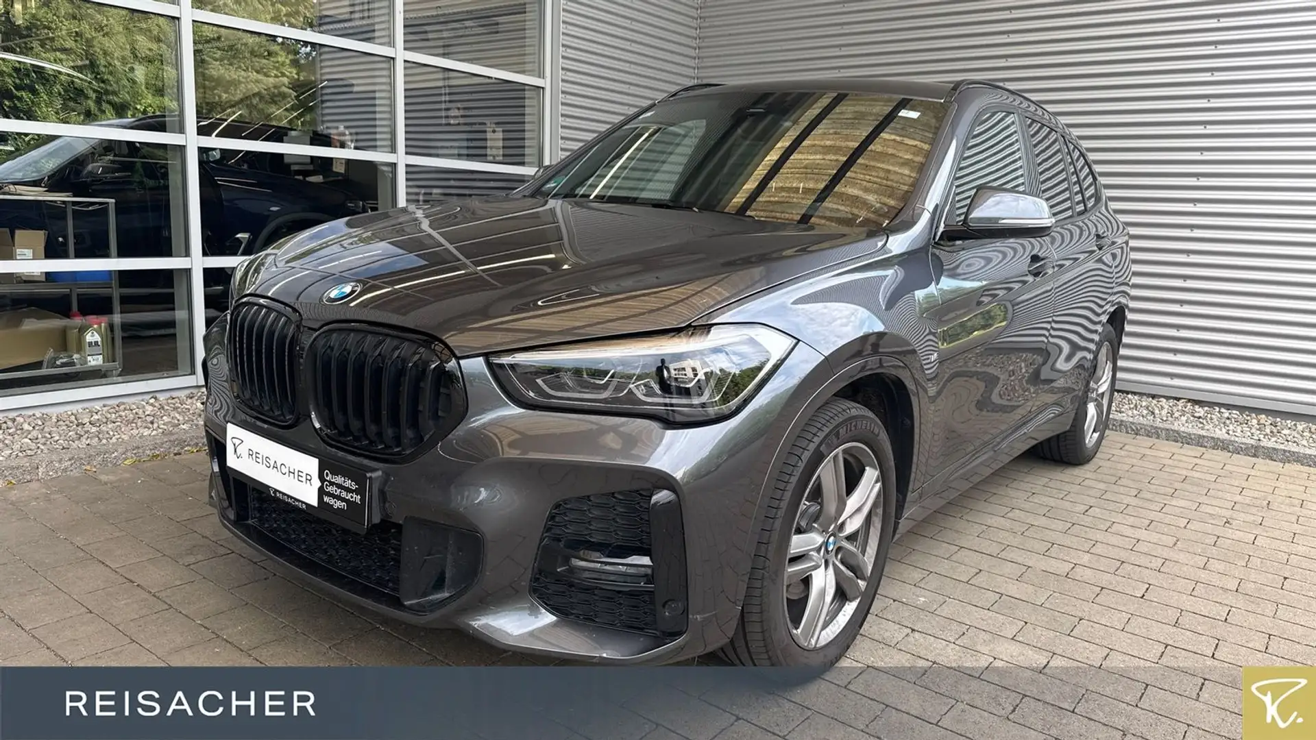 BMW X1 xDrive18d M-Sport Navi AHK RüKa LED Tempo 18" Gris - 1