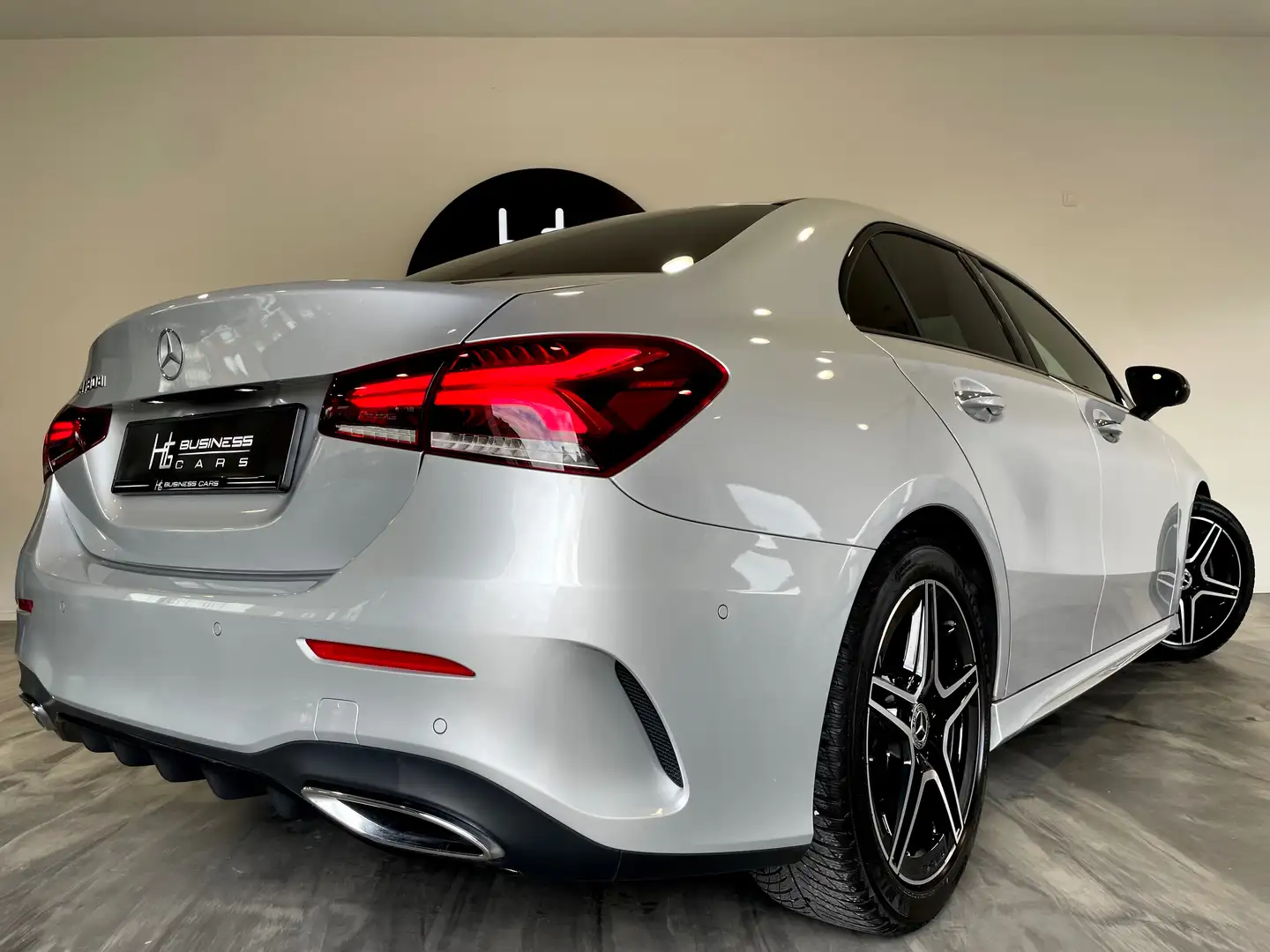 Mercedes-Benz A 180 d/ PACK AMG/ PACK NIGHT/ CARPLAY/ LUM.D'AMBIANCE Argent - 2