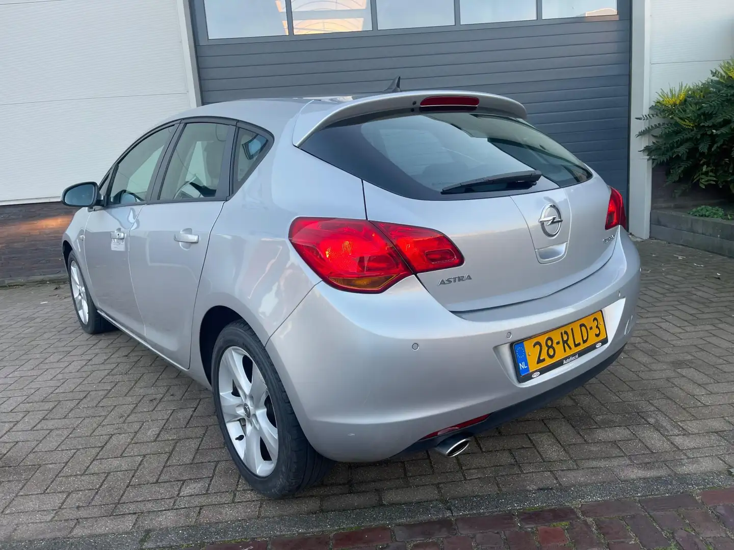 Opel Astra 1.4 Turbo 140pk/Automaat/Navi/Cruise-c/Climate-c/P Grijs - 2